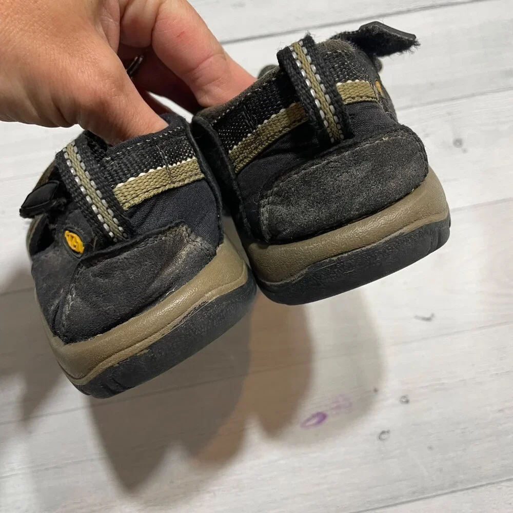 Keen Newport‎ H2 Waterproof Sandals Youth Size 3